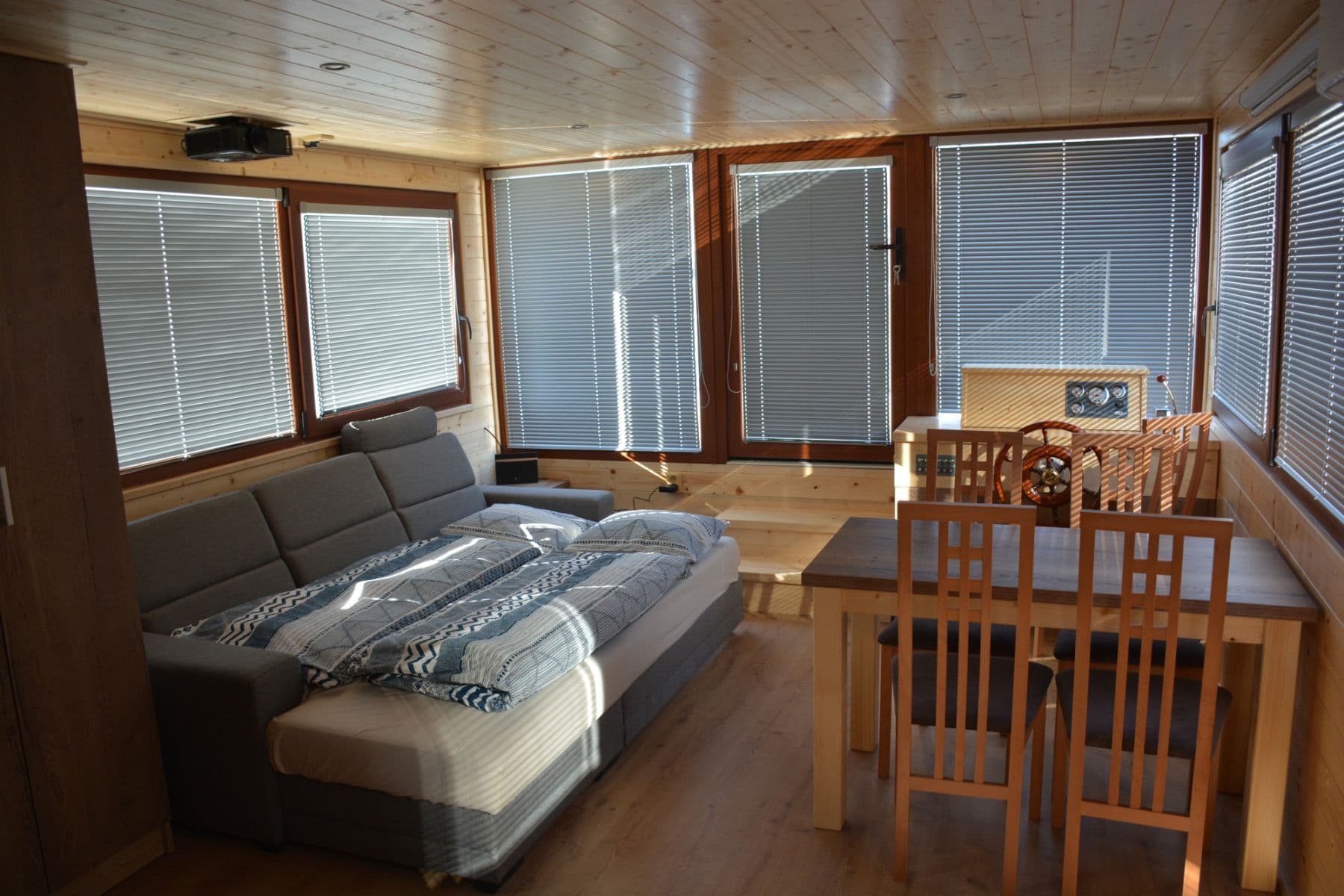 Pronájem bytu  36 m², Sanderova, Praha, Praha