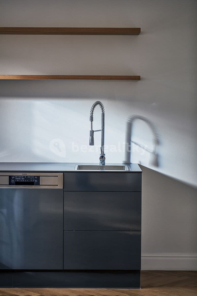 Pronájem bytu  143 m², Újezd, Praha, Praha