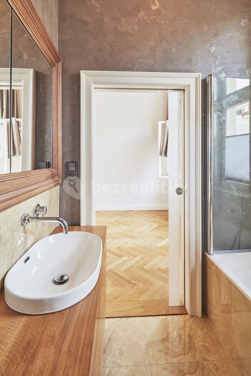 Pronájem bytu  143 m², Újezd, Praha, Praha