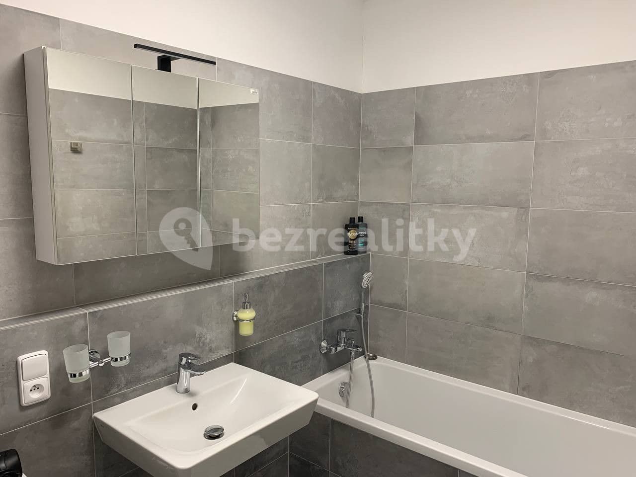 Pronájem bytu  80 m², Zapova, Praha, Praha
