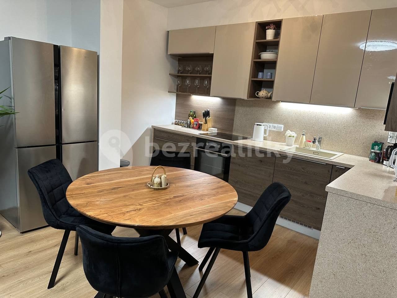 Pronájem bytu  80 m², Zapova, Praha, Praha