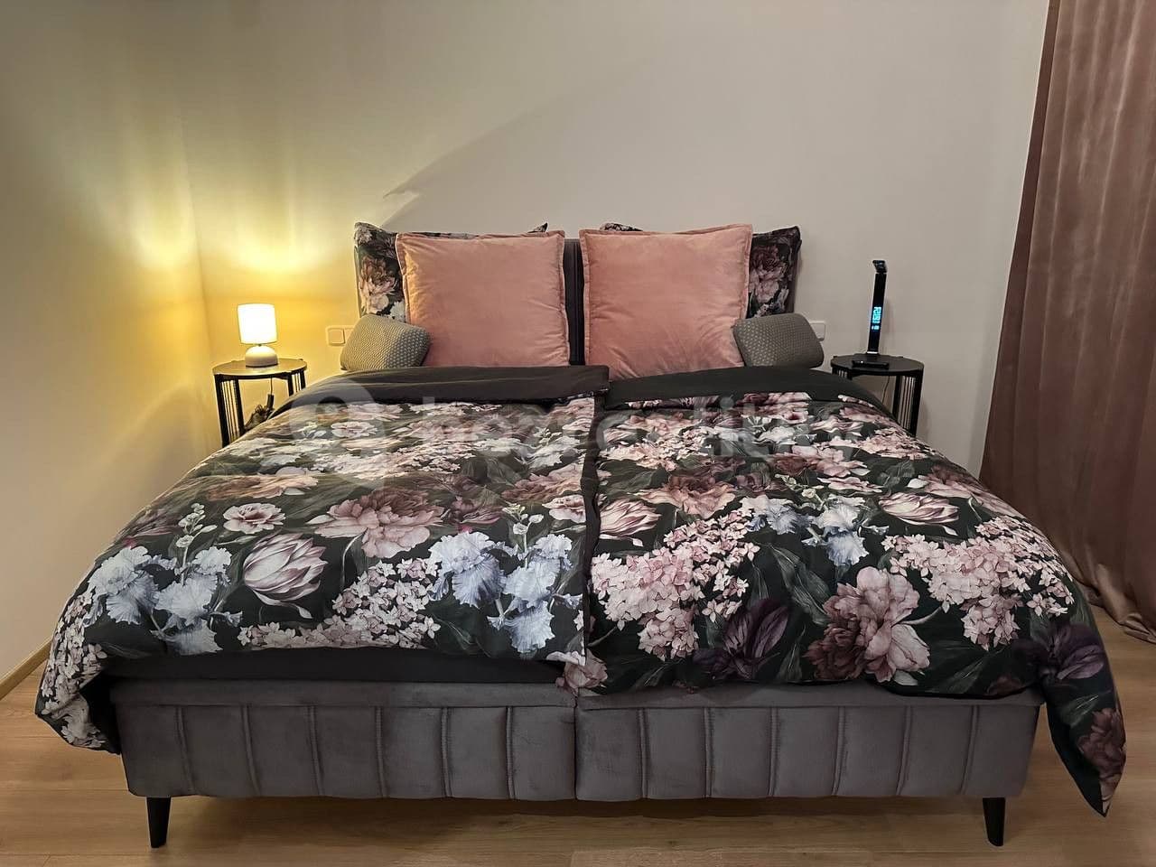 Pronájem bytu  80 m², Zapova, Praha, Praha
