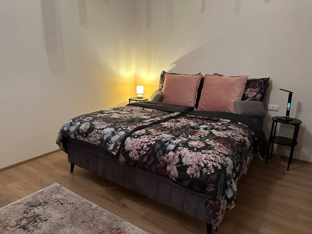 Pronájem bytu  80 m², Zapova, Praha, Praha