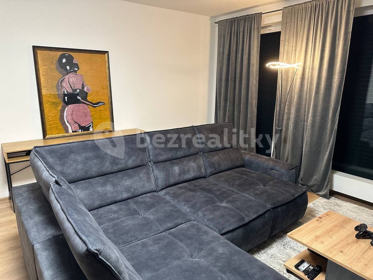 Pronájem bytu  80 m², Zapova, Praha, Praha