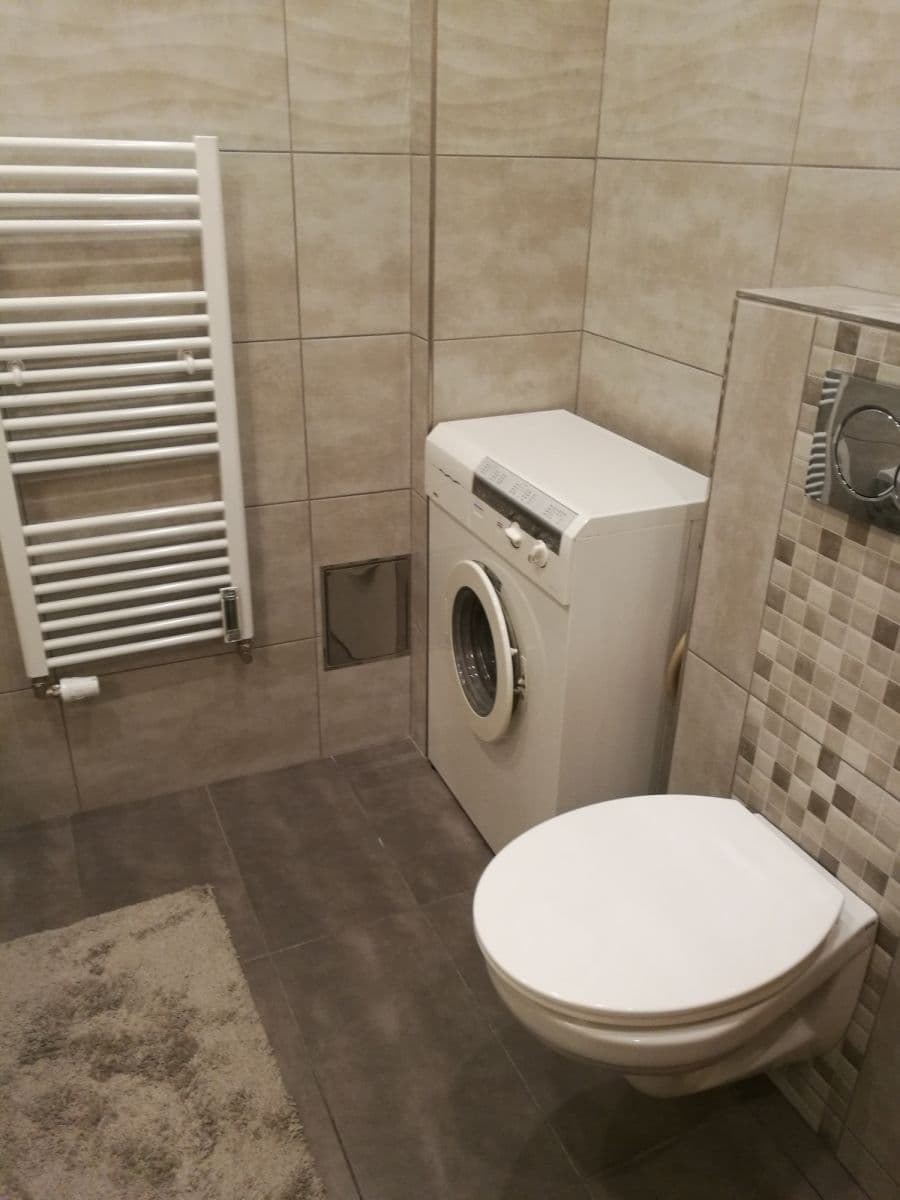 Pronájem bytu  52 m², Husinecká, Praha, Praha