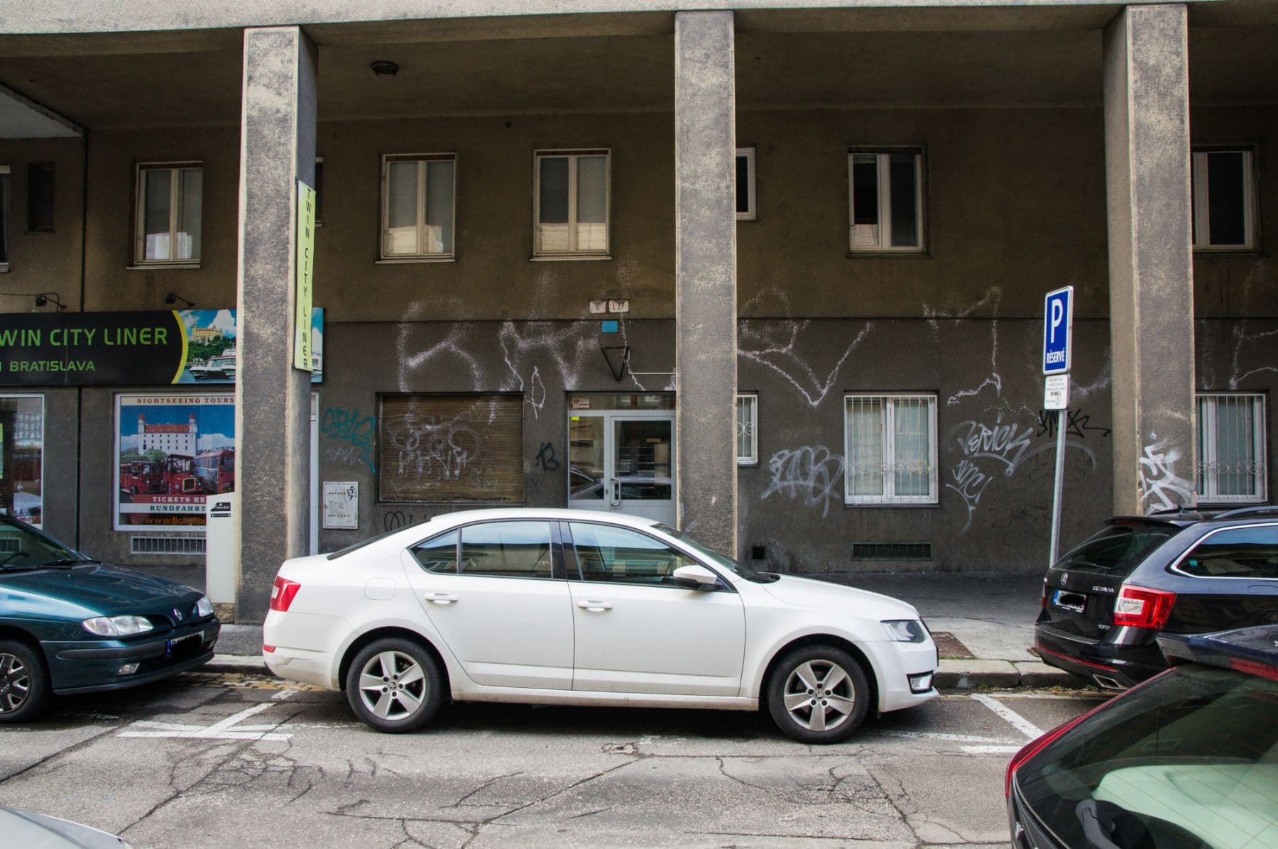 Pronájem bytu  55 m², Kúpeľná, Bratislava - mestská časť Staré Mesto, Bratislavský kraj
