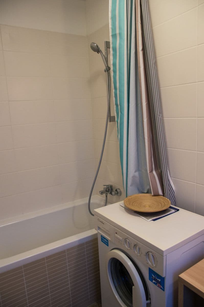 Pronájem bytu  55 m², Kúpeľná, Bratislava - mestská časť Staré Mesto, Bratislavský kraj