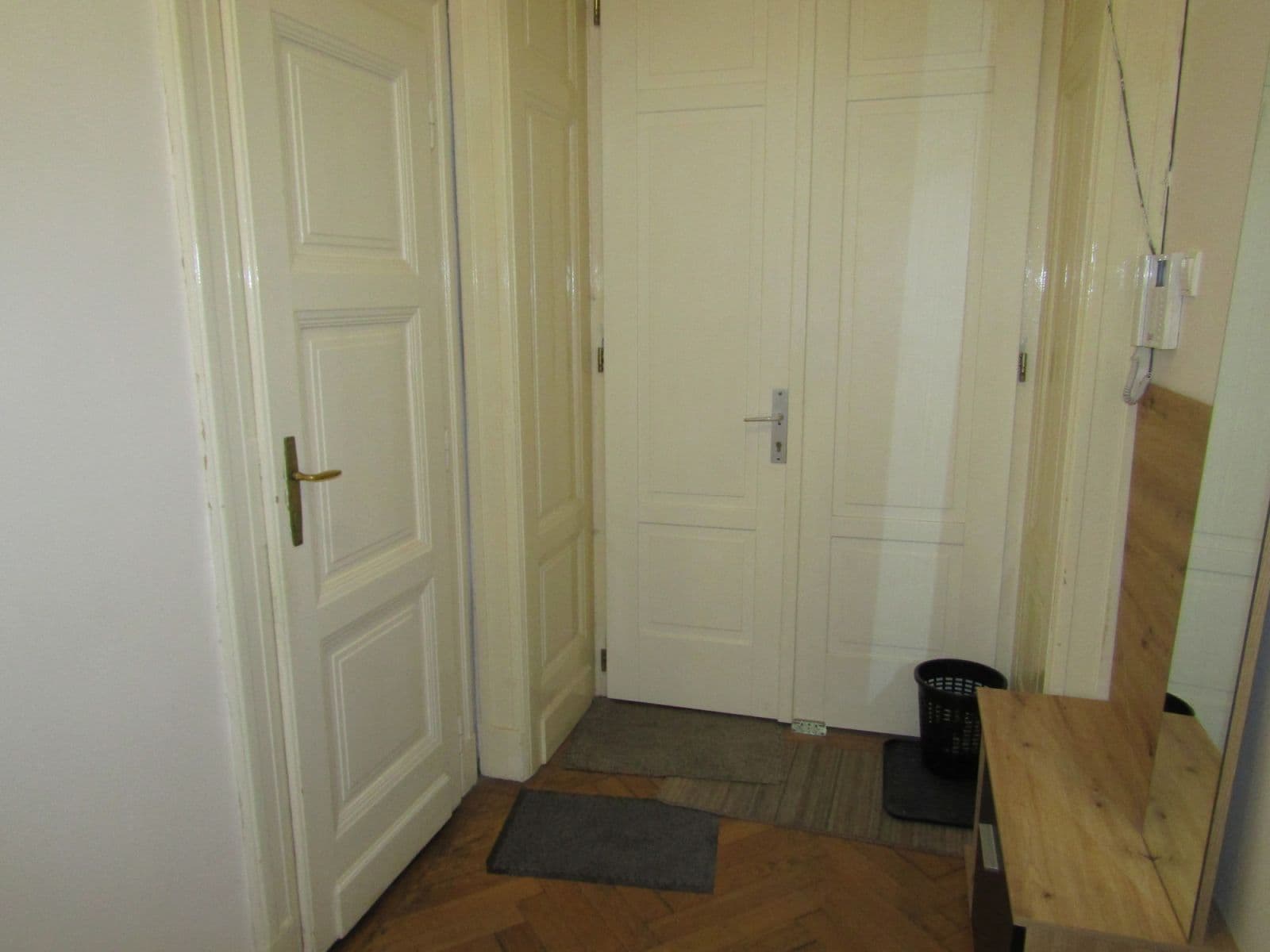 Pronájem bytu  43 m², Gorkého, Bratislava - mestská časť Staré Mesto, Bratislavský kraj