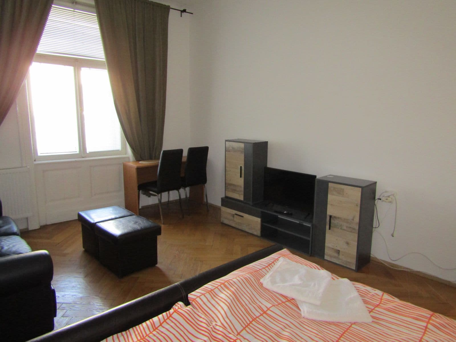 Pronájem bytu  43 m², Gorkého, Bratislava - mestská časť Staré Mesto, Bratislavský kraj