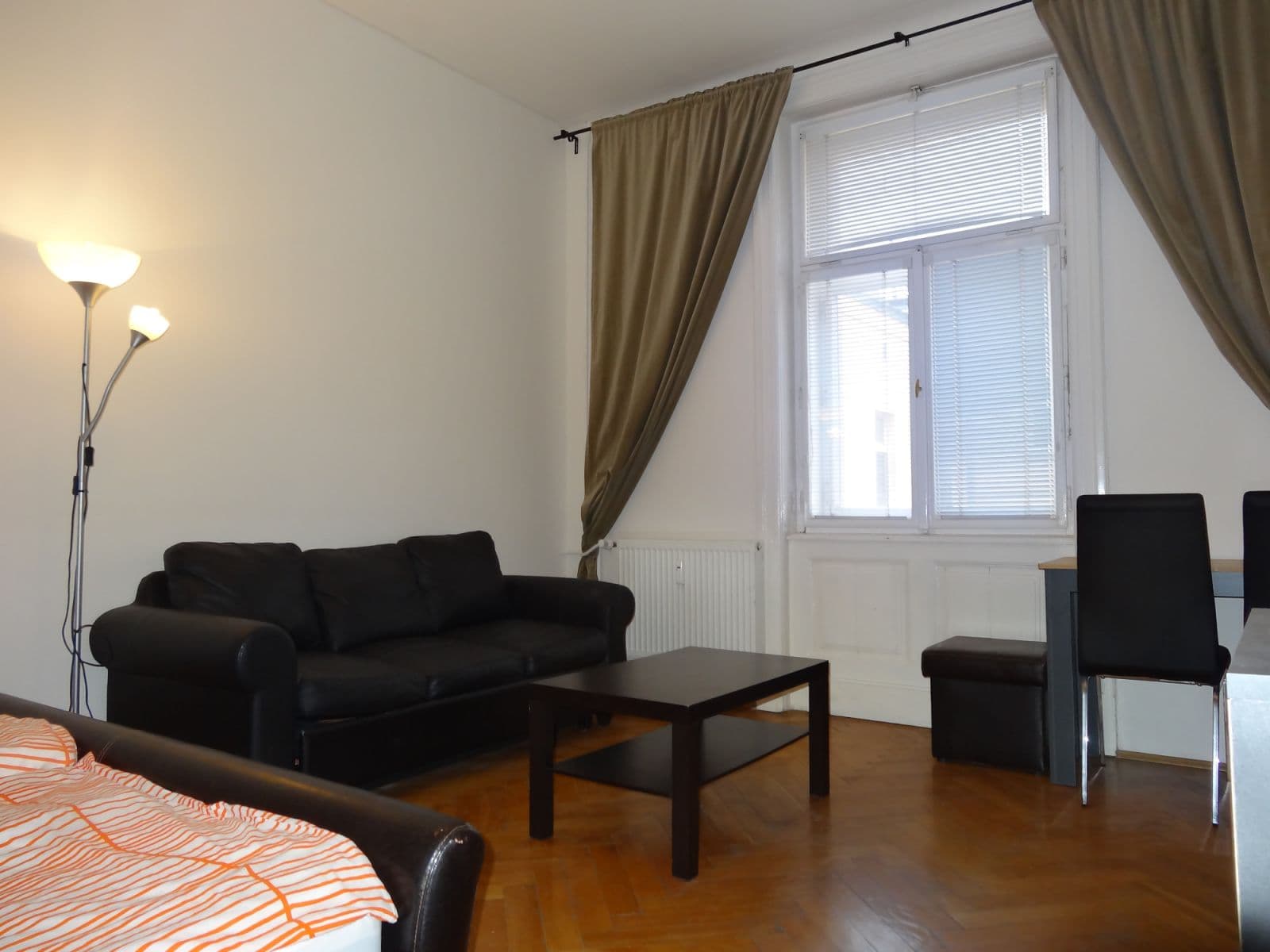 Pronájem bytu  43 m², Gorkého, Bratislava - mestská časť Staré Mesto, Bratislavský kraj