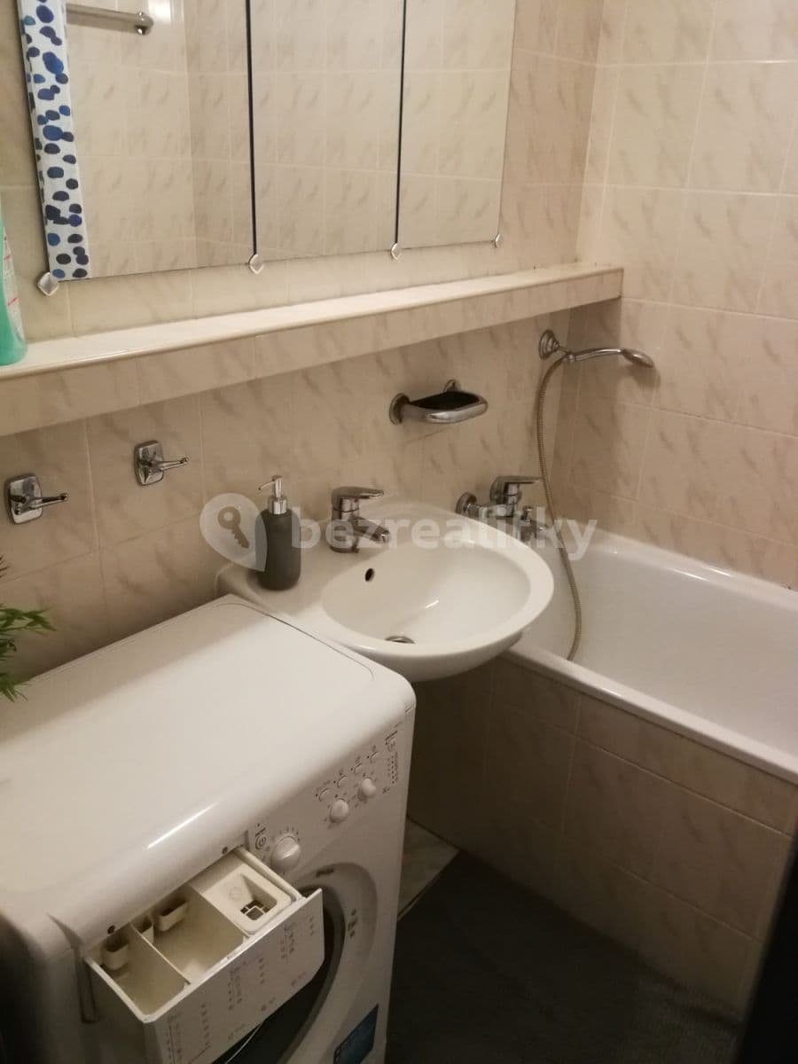Pronájem bytu 1+1 45 m², Trenčianska, Ružinov, Bratislavský kraj