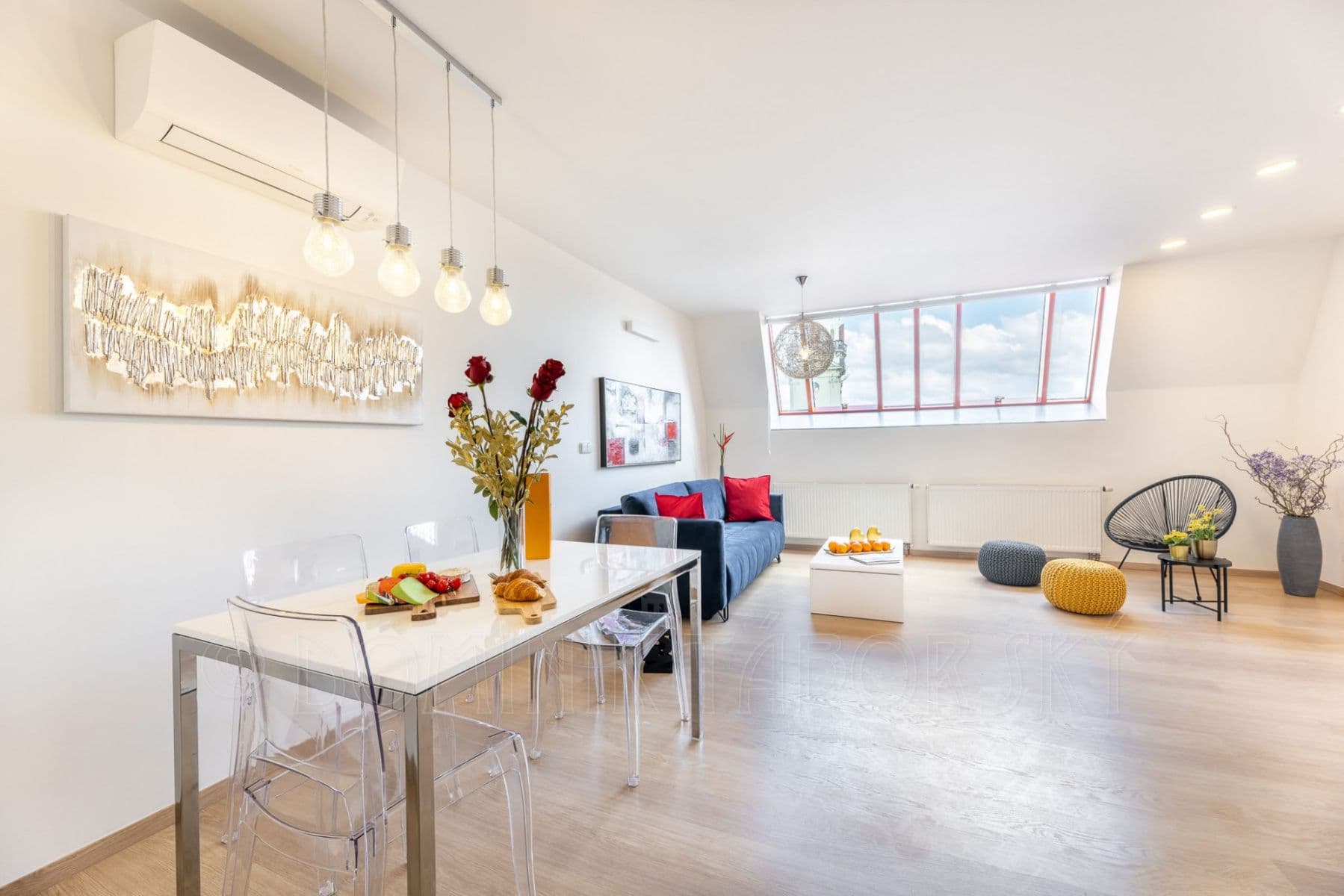 Pronájem bytu  70 m², Karlova, Praha, Praha