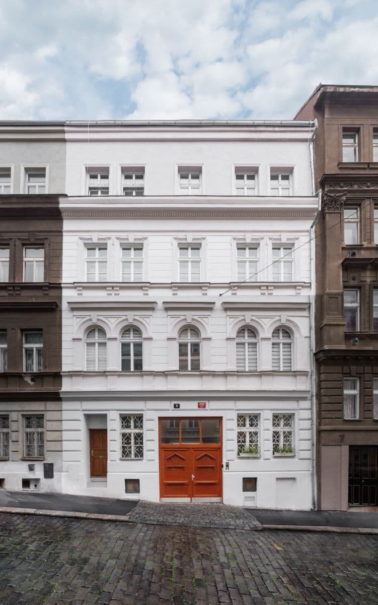 Pronájem bytu  35 m², Sevastopolská, Praha, Praha