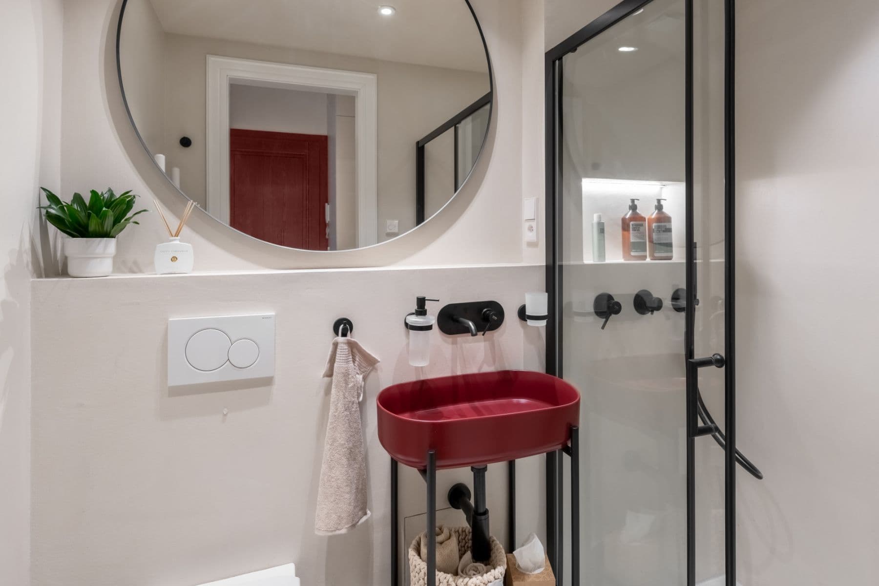 Pronájem bytu  35 m², Sevastopolská, Praha, Praha