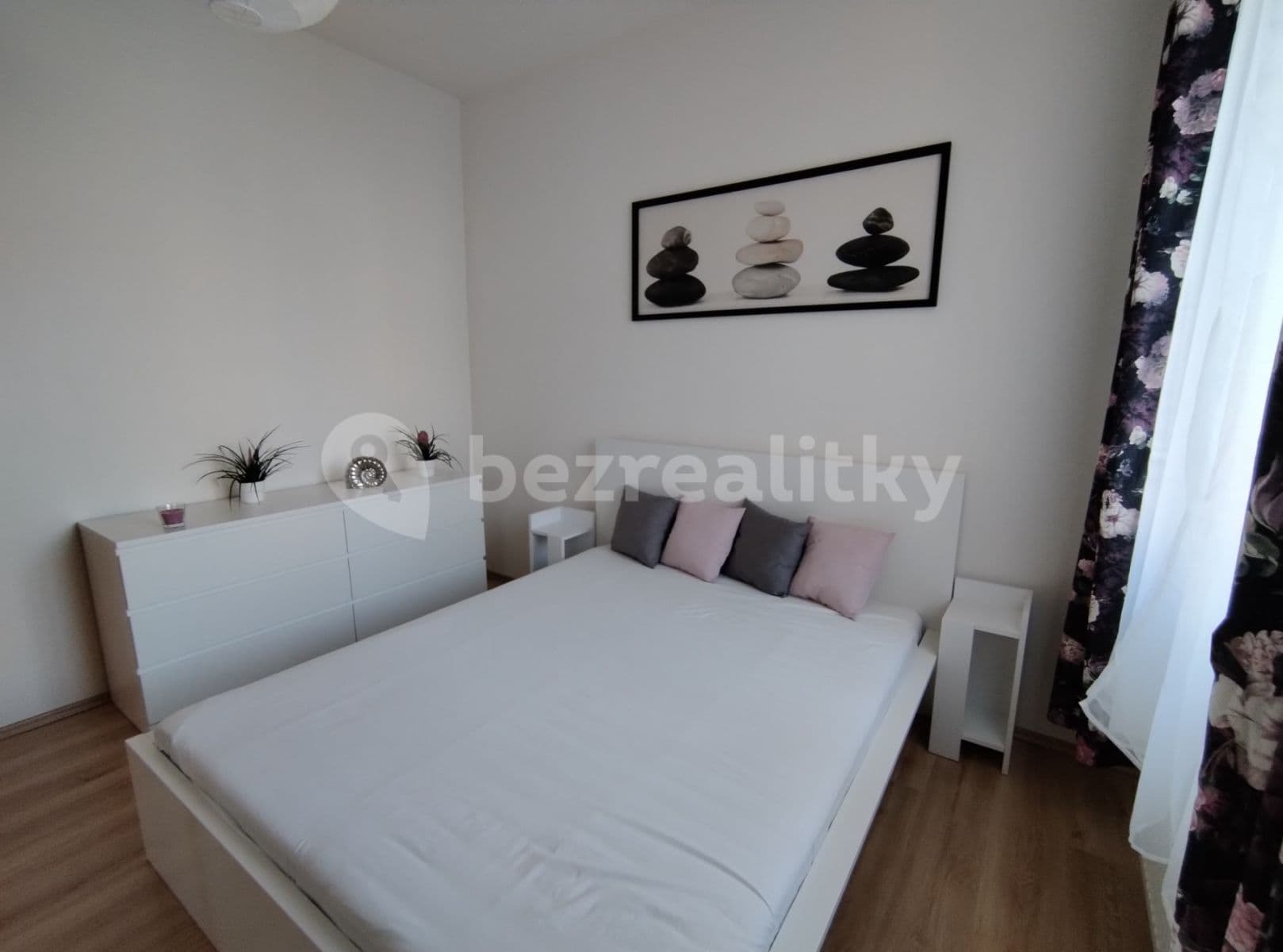 Pronájem bytu 2+kk 40 m², Hřímalého, Plzeň, Plzeňský kraj