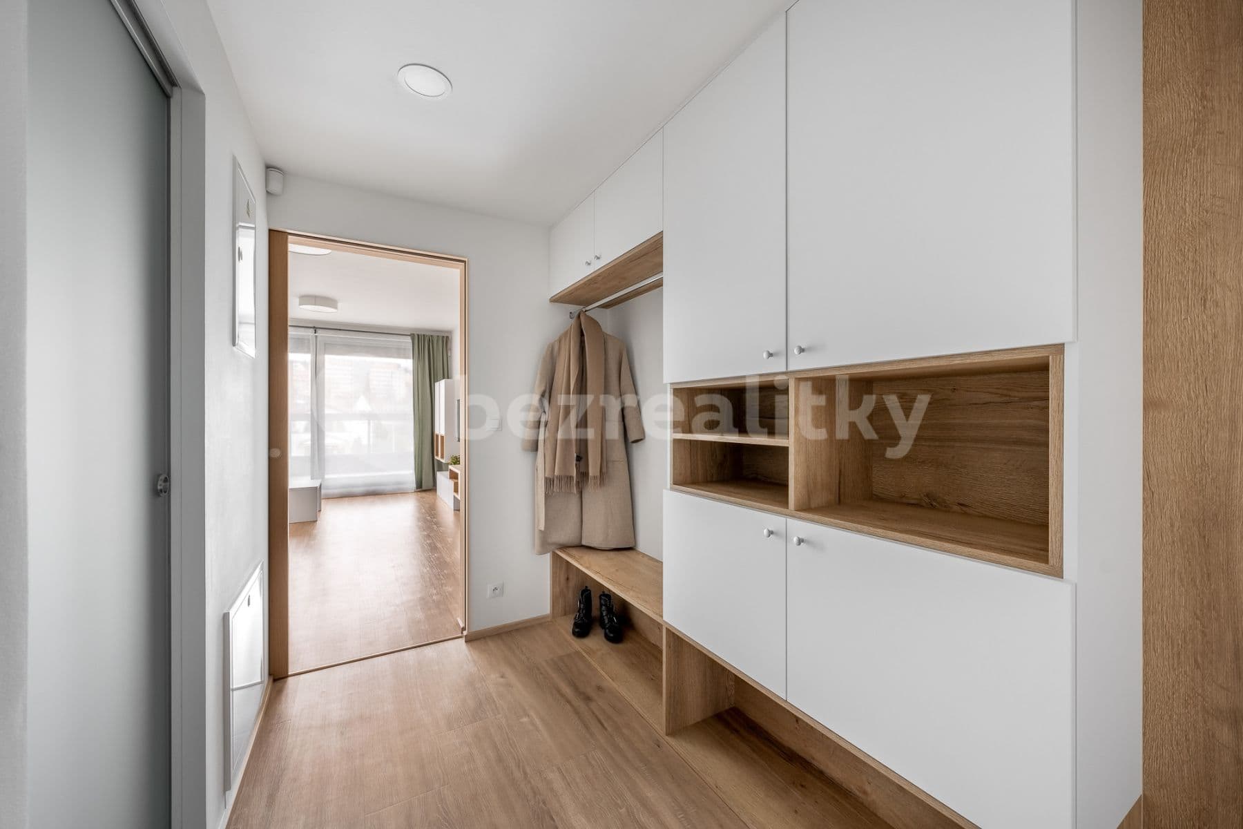 Pronájem bytu 1+kk 34 m², Kurta Konráda, Praha, Praha