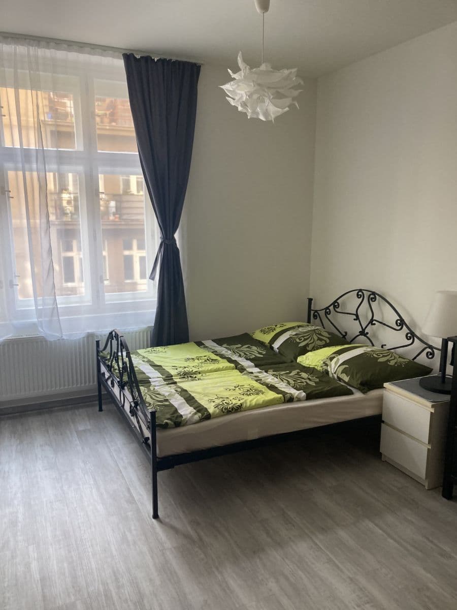Pronájem bytu  56 m², Slovinská, Praha, Praha
