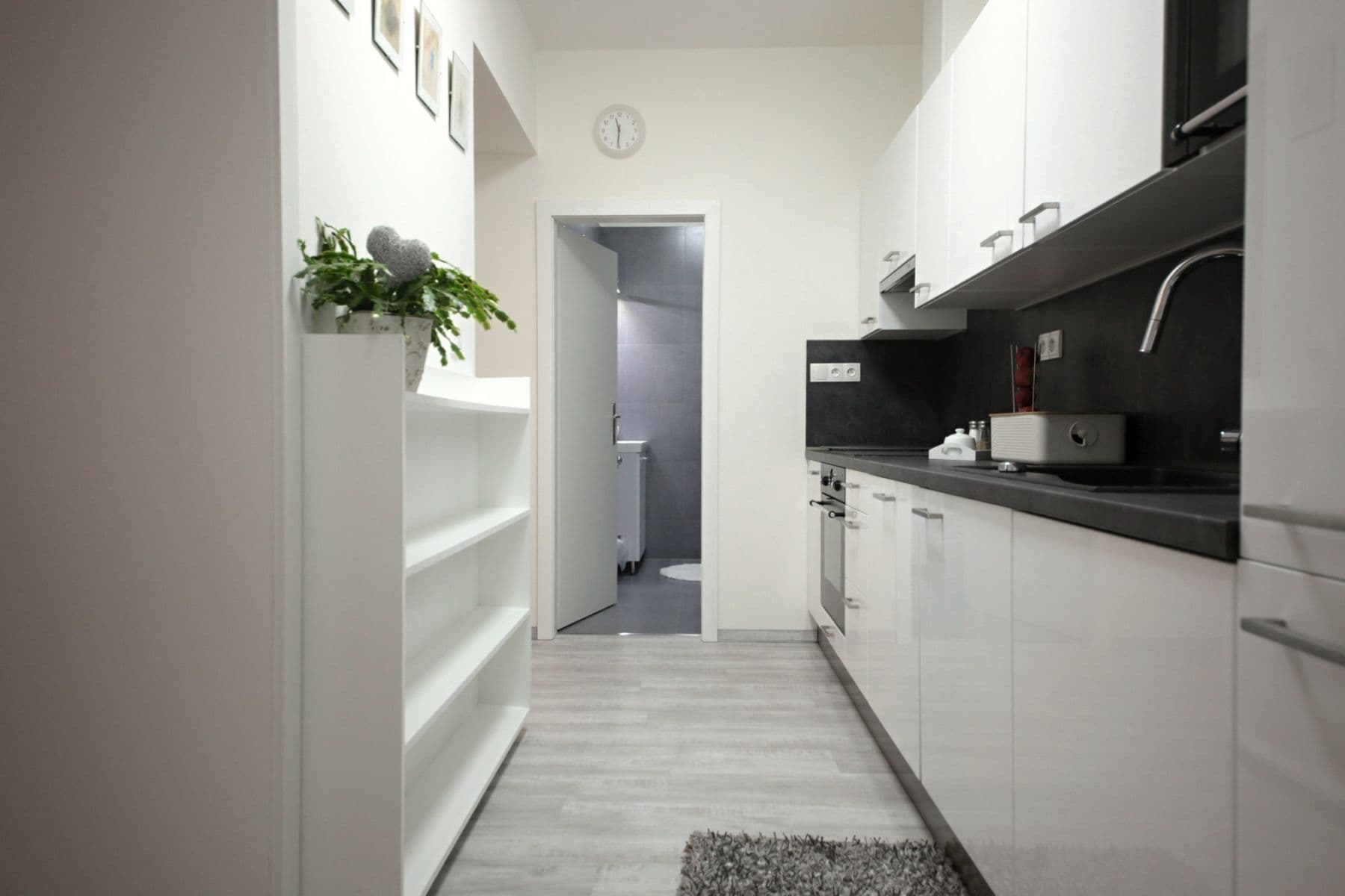 Pronájem bytu  56 m², Slovinská, Praha, Praha