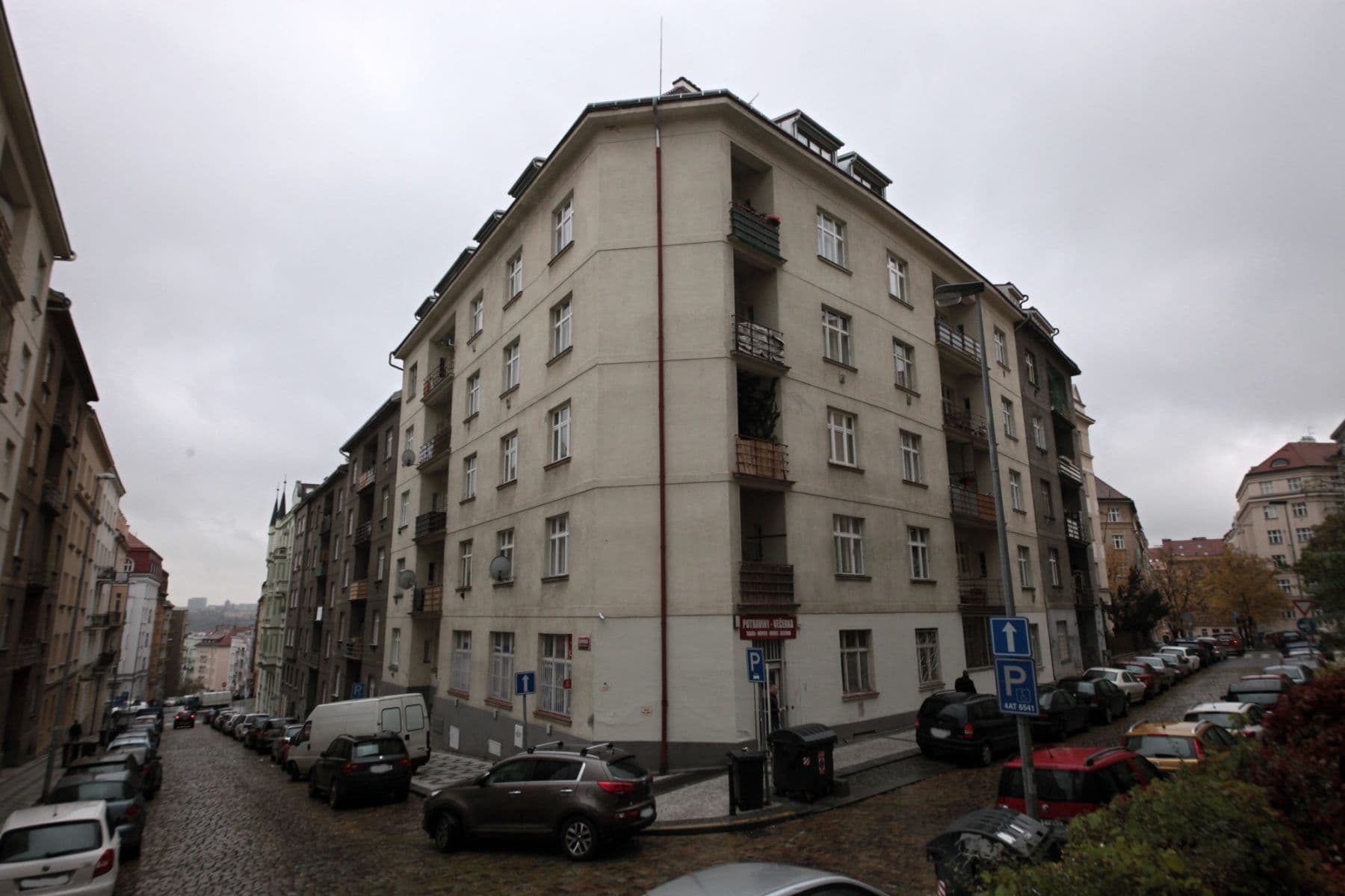 Pronájem bytu  56 m², Slovinská, Praha, Praha