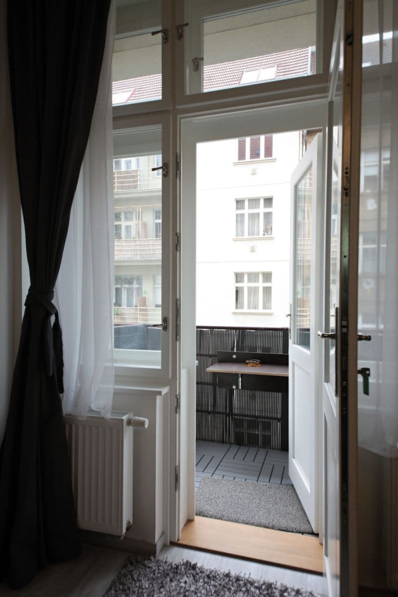 Pronájem bytu  56 m², Slovinská, Praha, Praha
