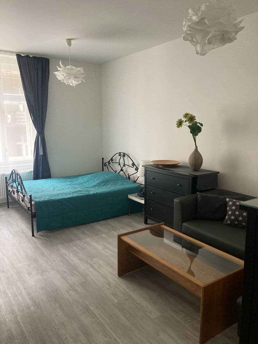 Pronájem bytu  56 m², Slovinská, Praha, Praha