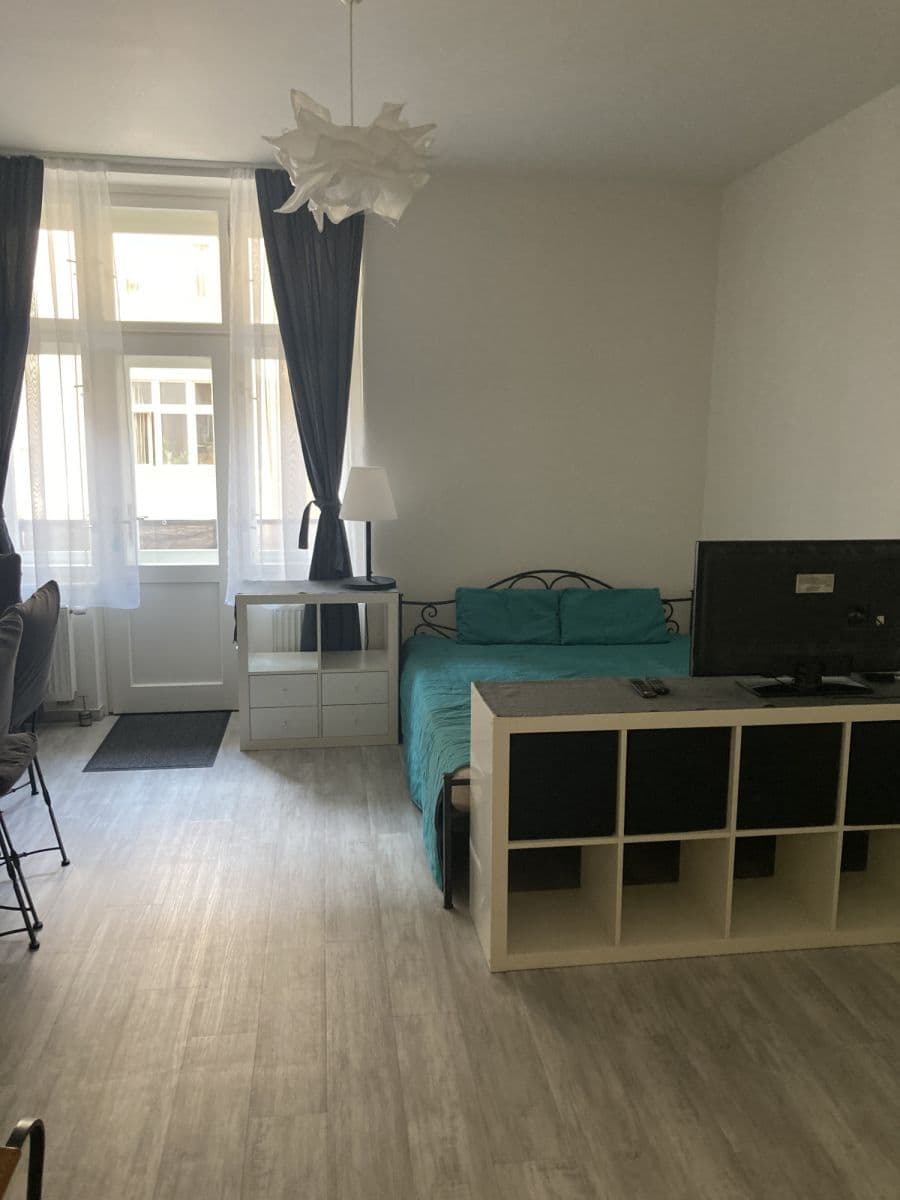 Pronájem bytu  56 m², Slovinská, Praha, Praha