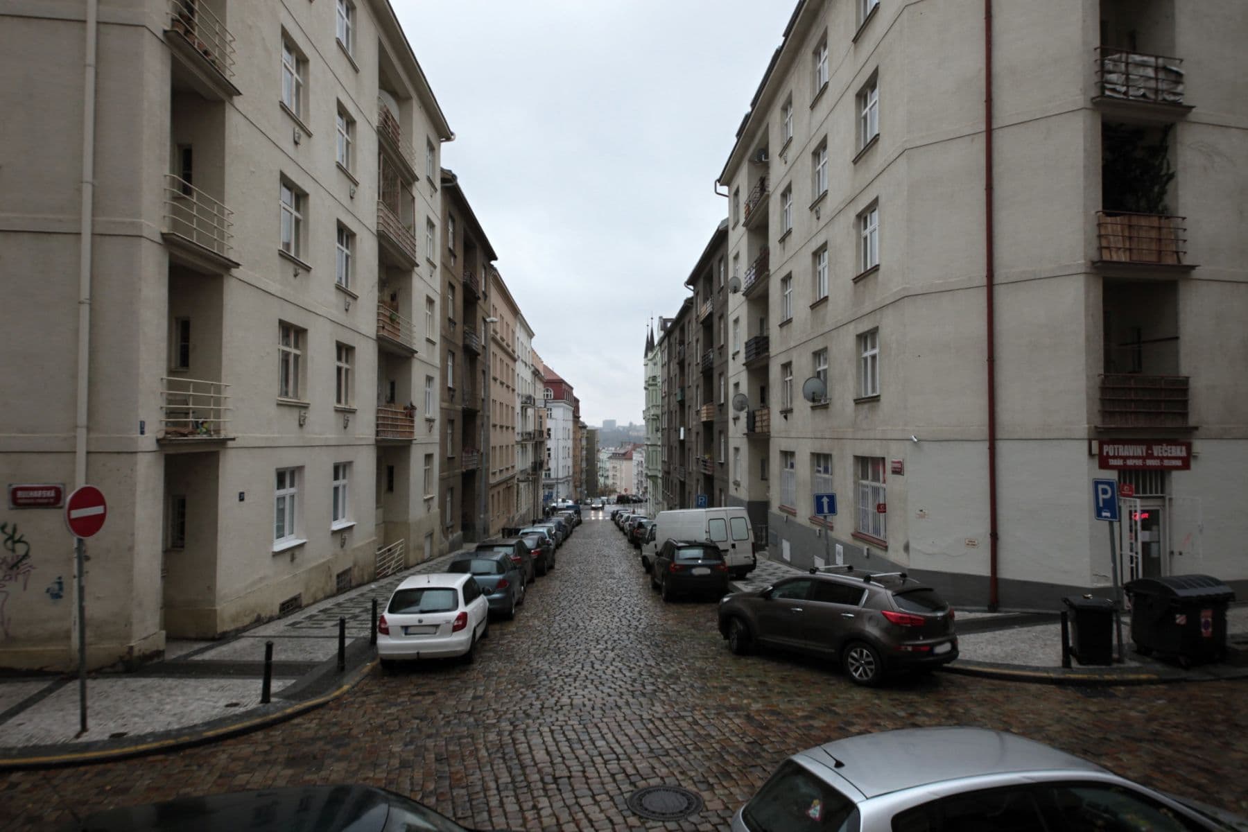 Pronájem bytu  56 m², Slovinská, Praha, Praha