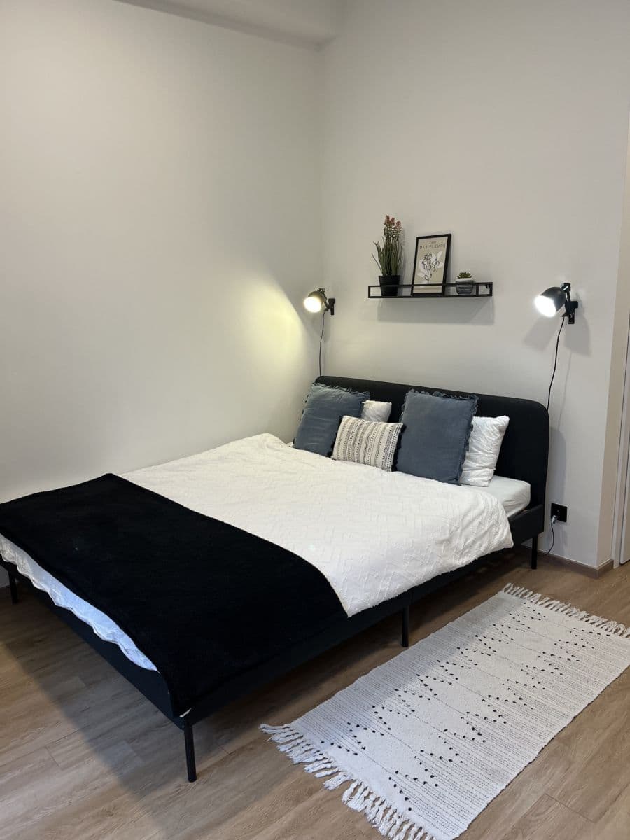 Pronájem bytu  32 m², Nad Kolčavkou A, Praha, Praha
