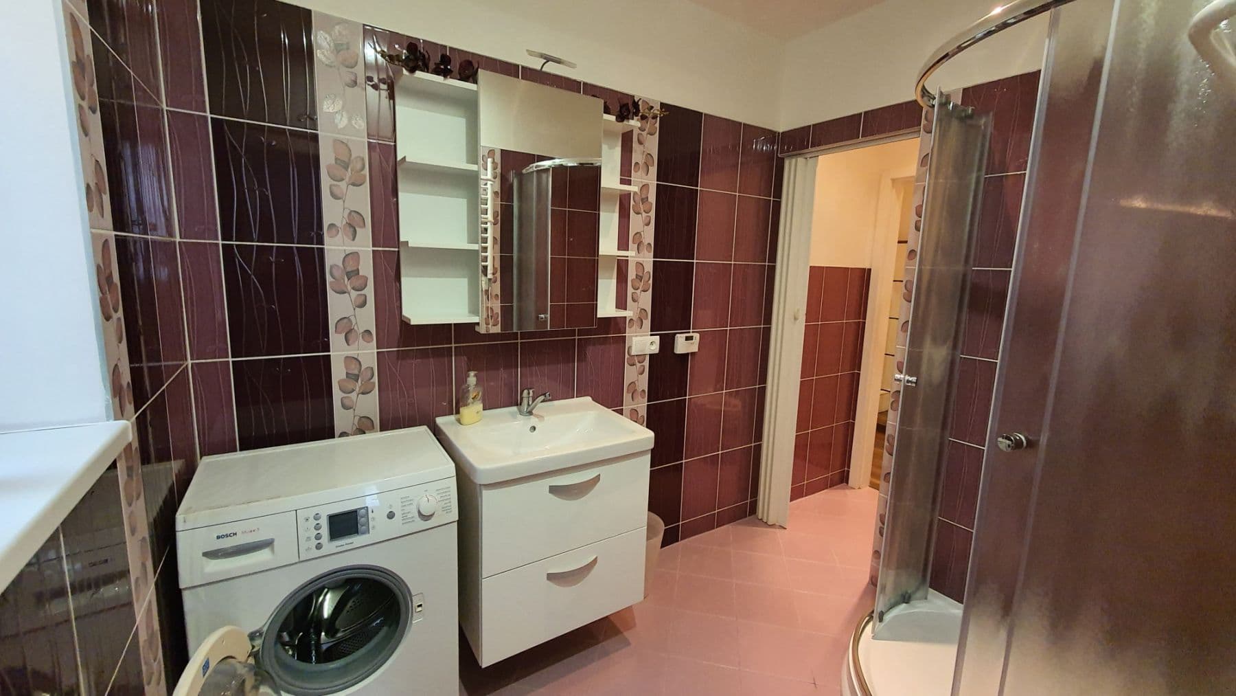 Pronájem bytu  45 m², Sportovní, Praha, Praha