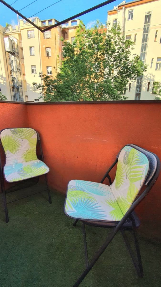 Pronájem bytu  45 m², Sportovní, Praha, Praha