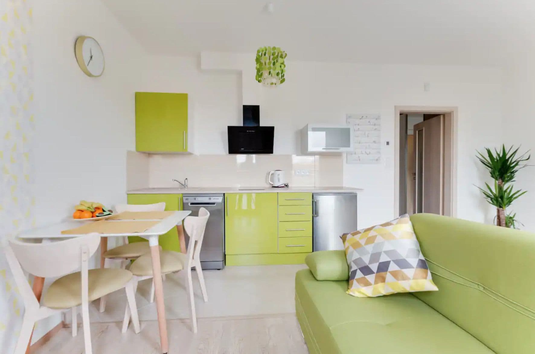 Pronájem bytu  32 m², Olšanská, Praha, Praha