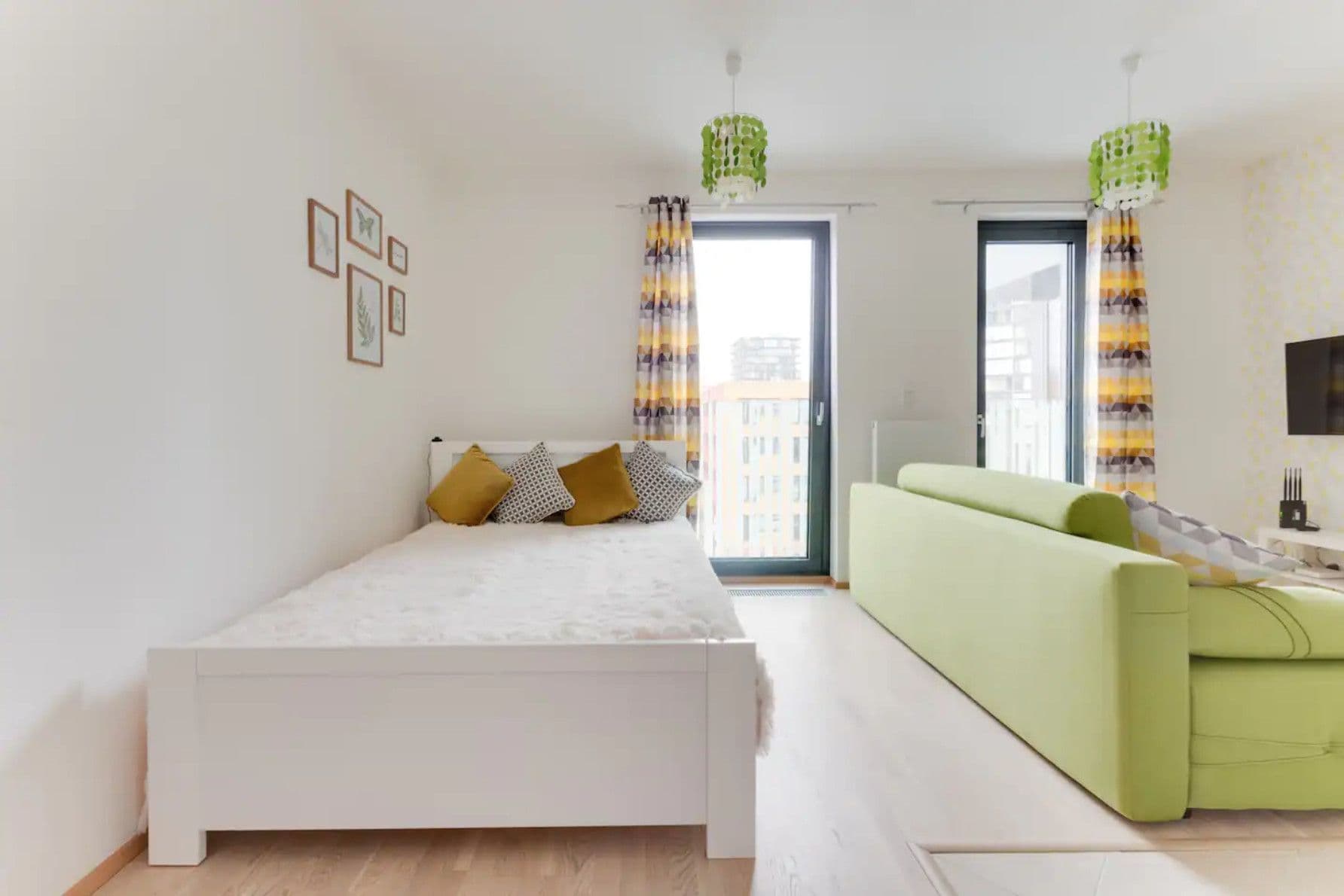 Pronájem bytu  32 m², Olšanská, Praha, Praha