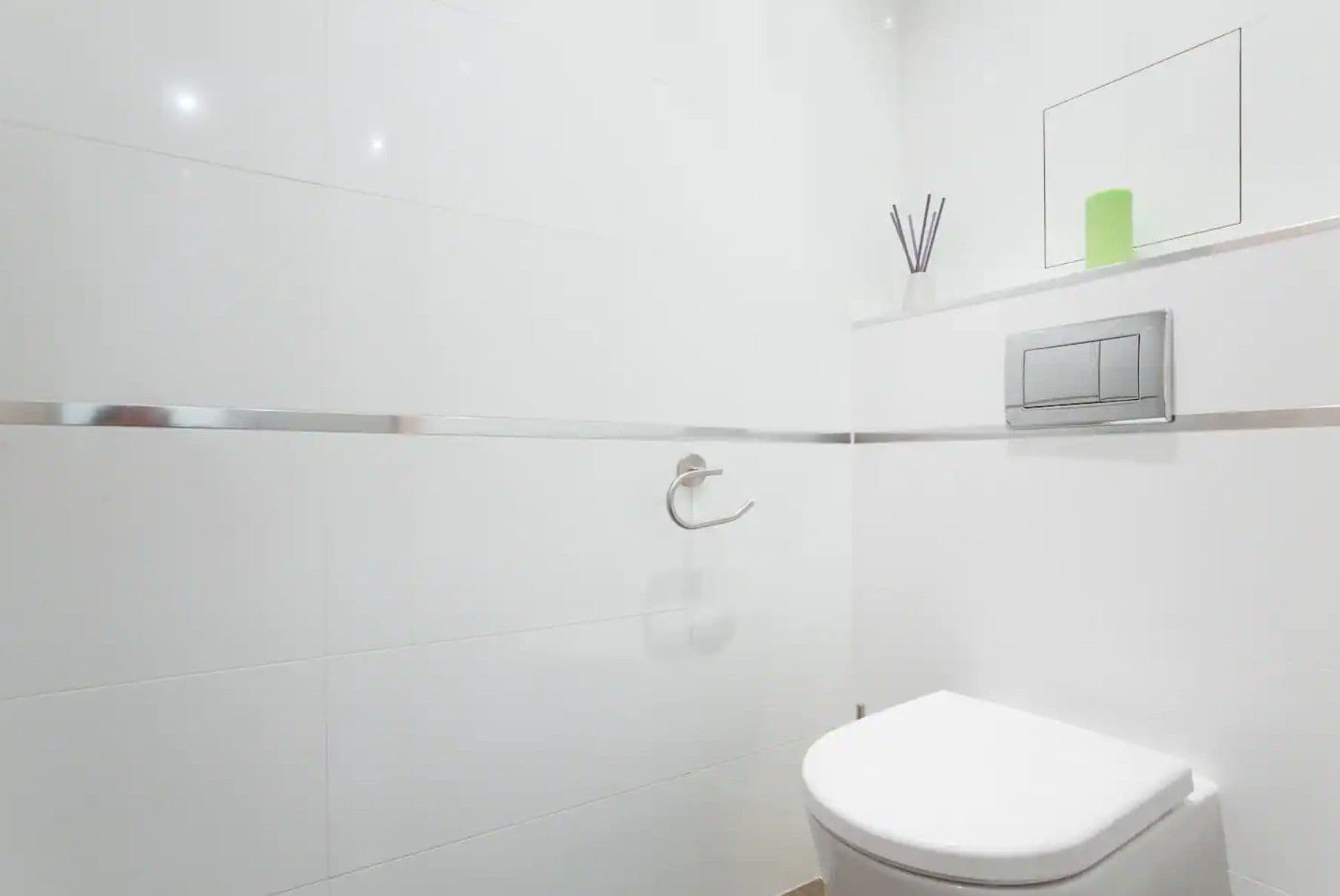 Pronájem bytu  32 m², Olšanská, Praha, Praha