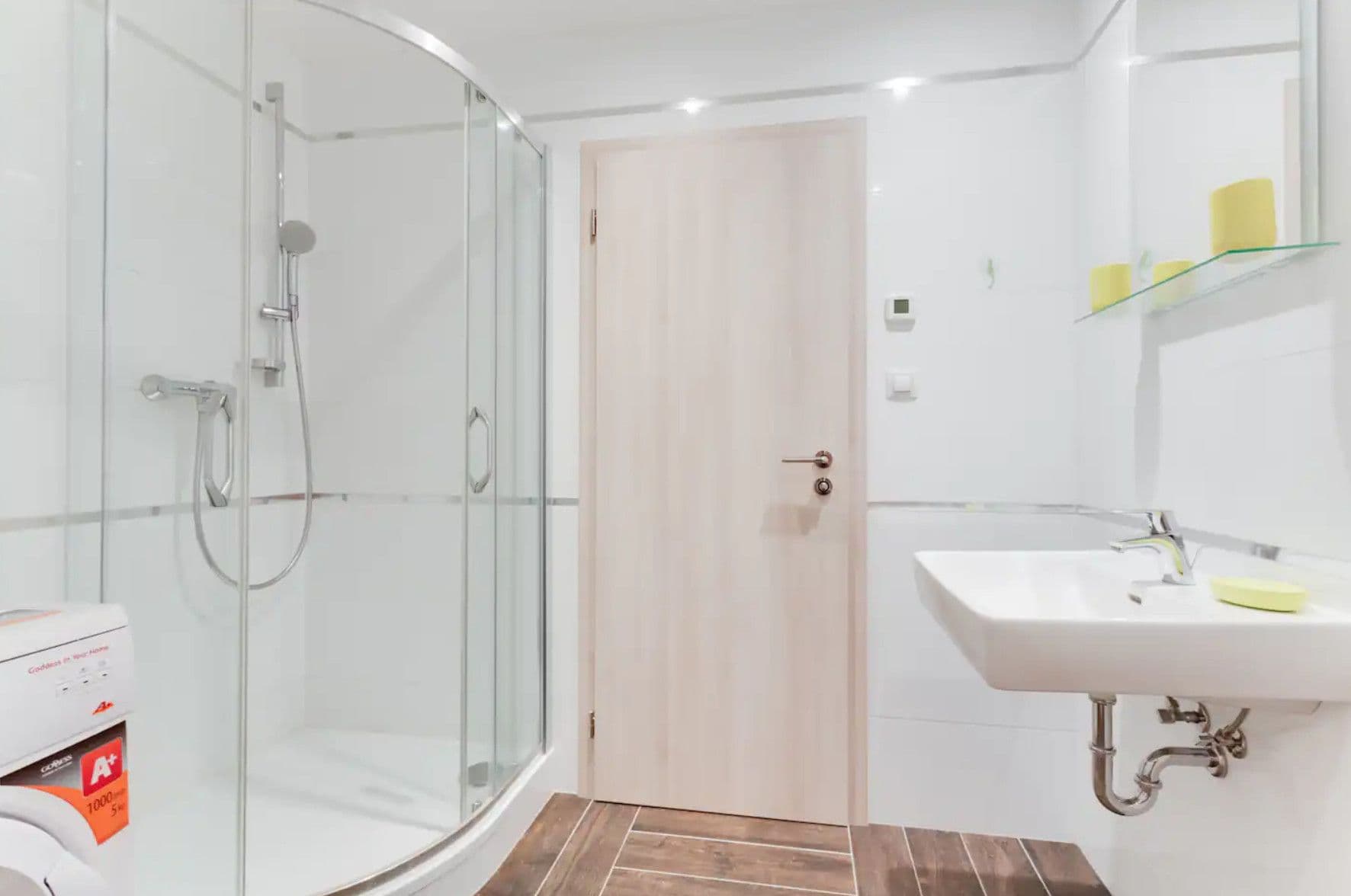 Pronájem bytu  32 m², Olšanská, Praha, Praha