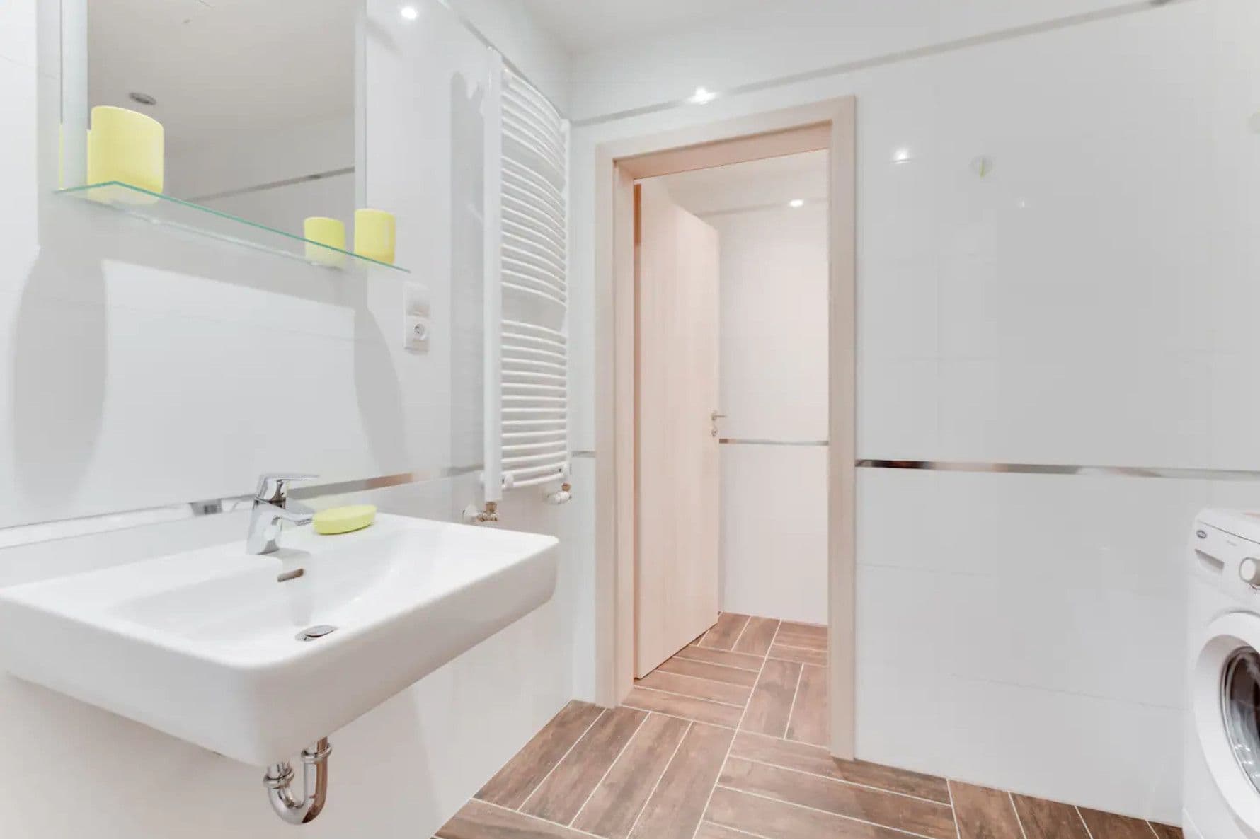 Pronájem bytu  32 m², Olšanská, Praha, Praha