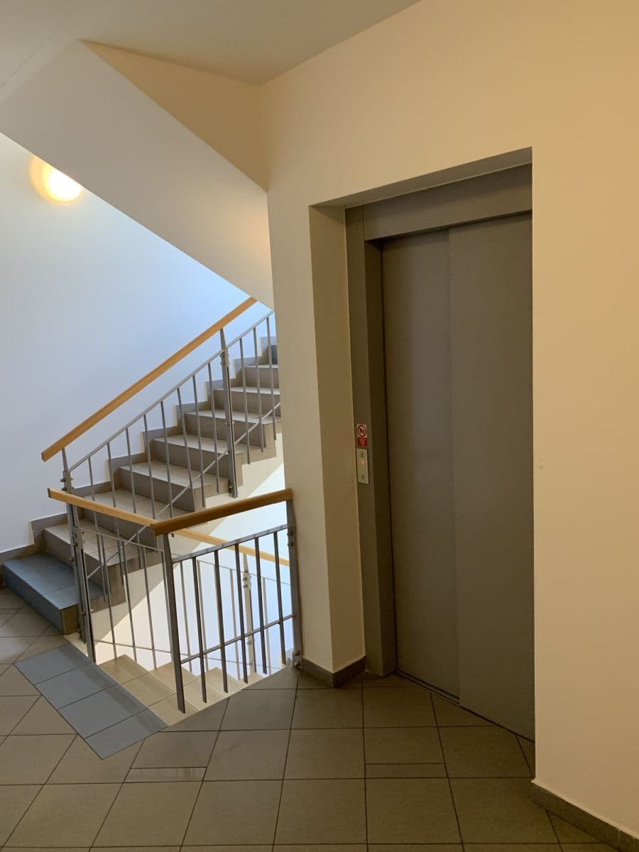 Pronájem bytu  48 m², Na Neklance, Praha, Praha