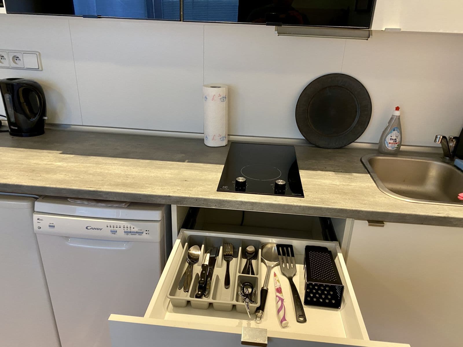 Pronájem bytu  29 m², Korunní, Praha, Praha