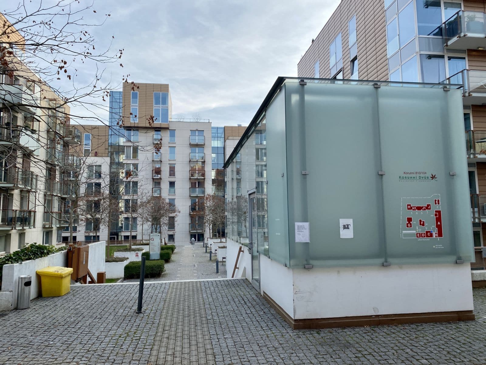 Pronájem bytu  29 m², Korunní, Praha, Praha