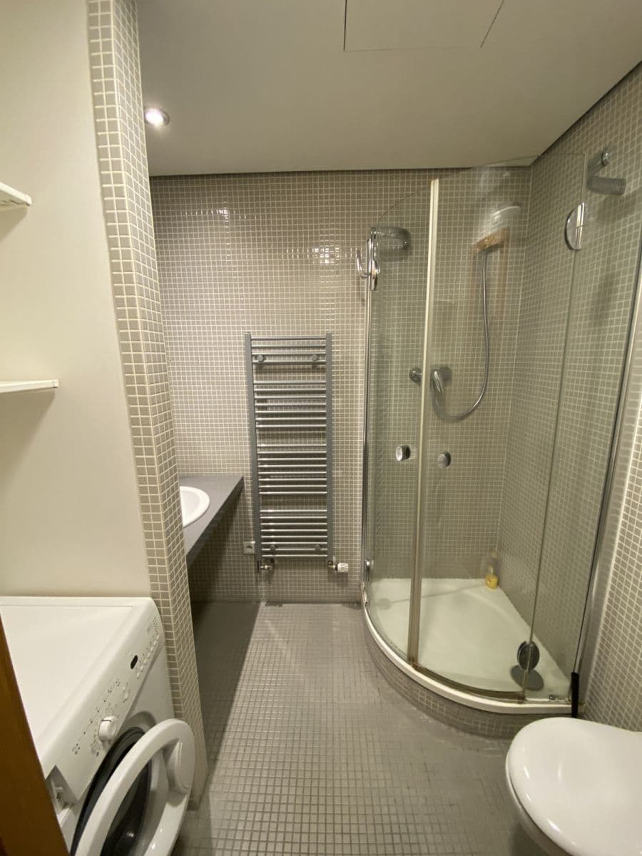 Pronájem bytu  29 m², Korunní, Praha, Praha