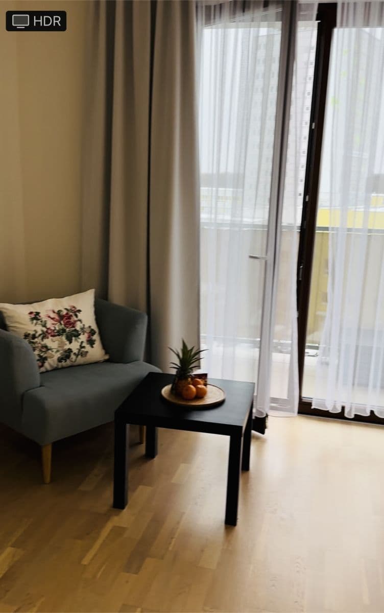 Pronájem bytu  37 m², Učňovská, Praha, Praha
