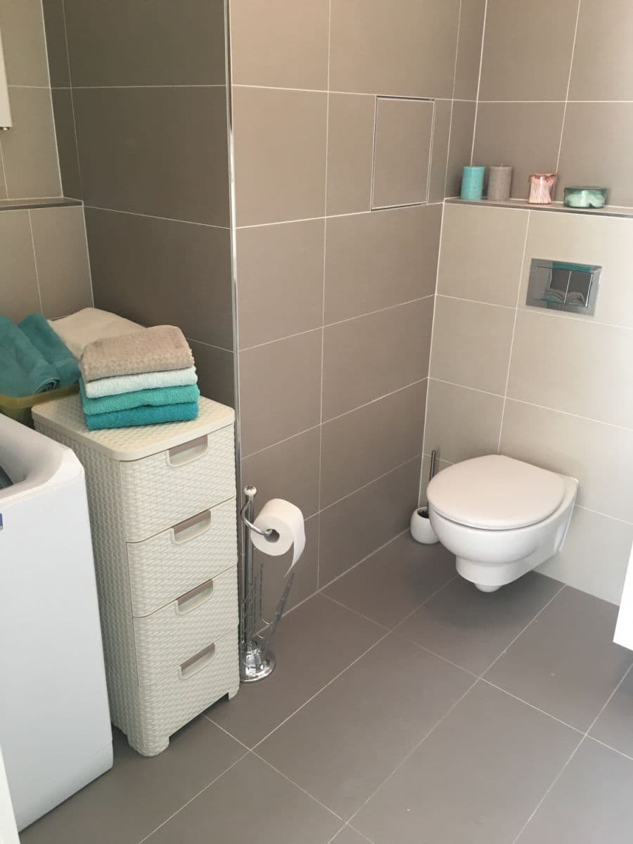 Pronájem bytu  37 m², Učňovská, Praha, Praha