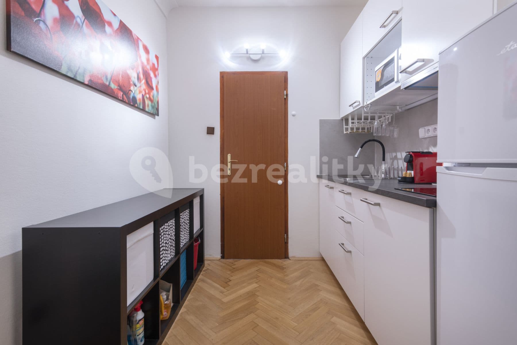 Pronájem bytu  40 m², Šporkova, Praha, Praha