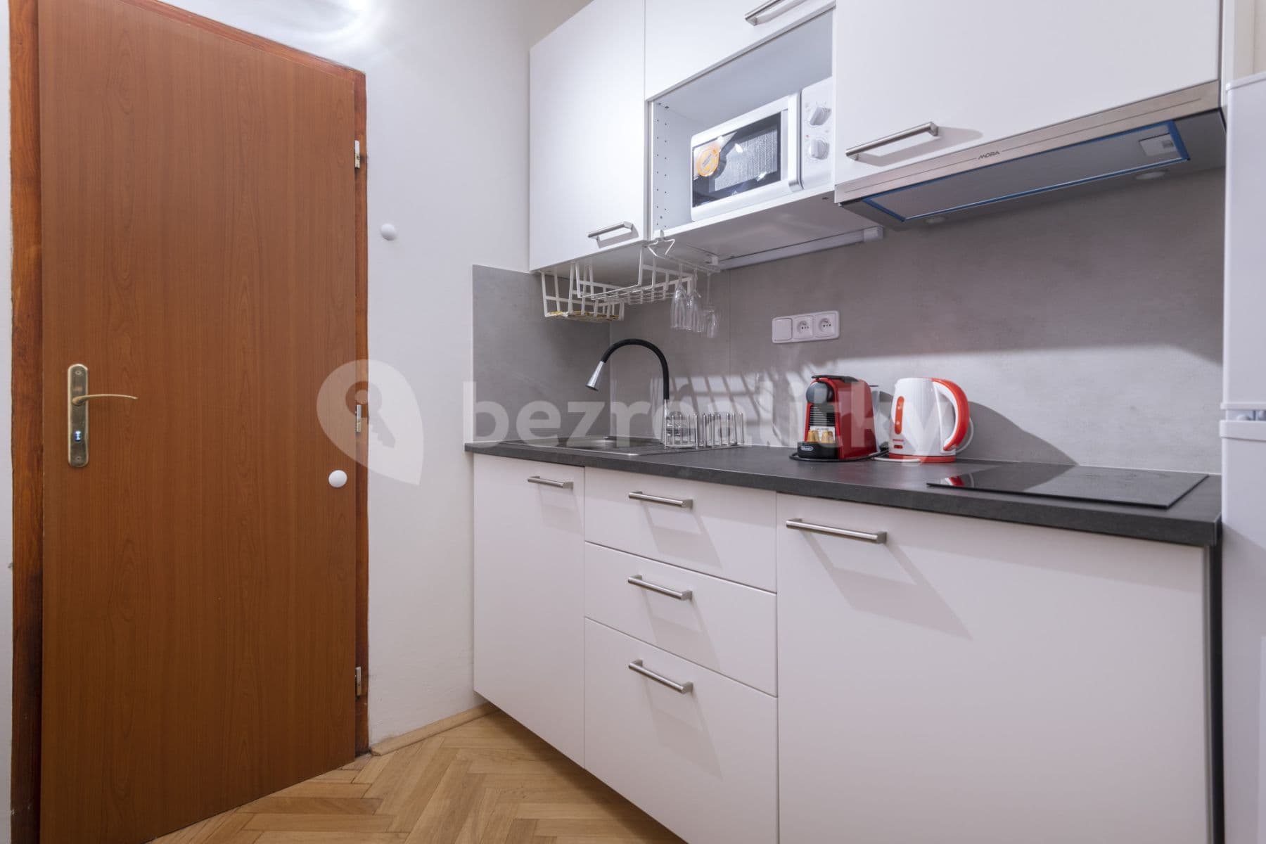 Pronájem bytu  40 m², Šporkova, Praha, Praha