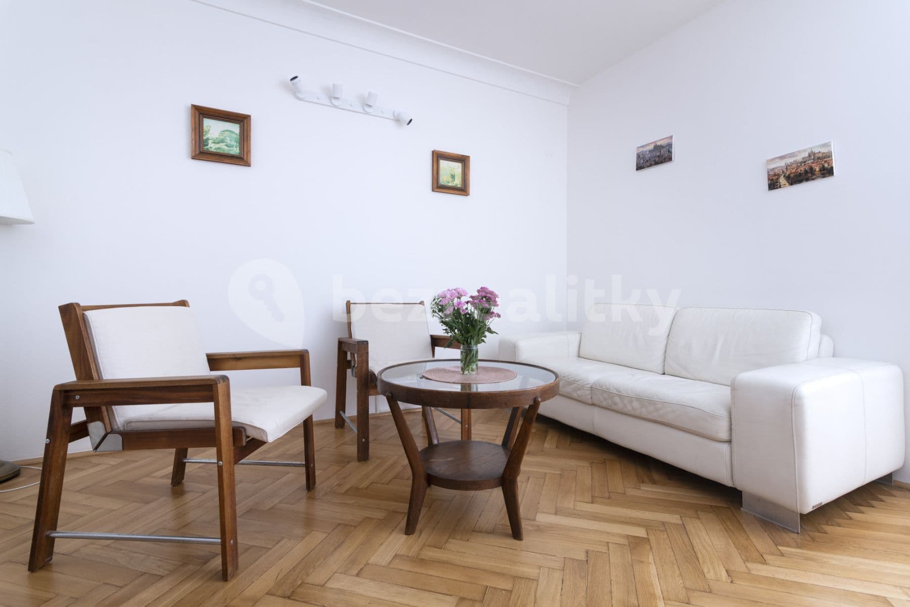 Pronájem bytu  40 m², Šporkova, Praha, Praha