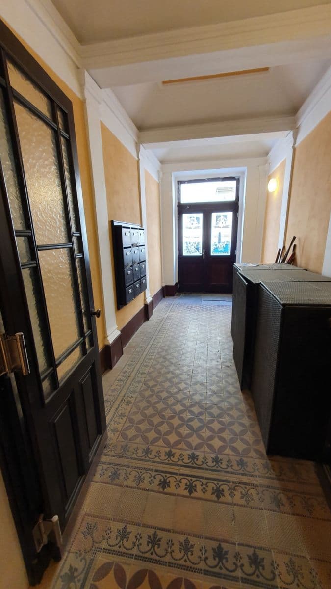 Pronájem bytu  65 m², Tyršova, Praha, Praha