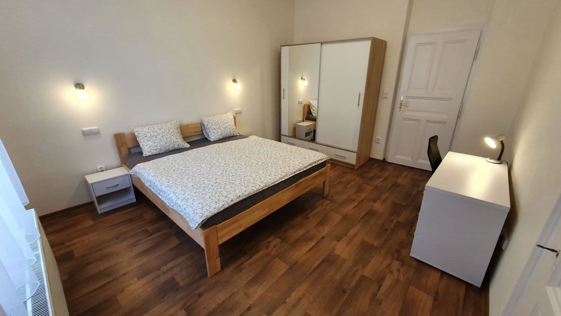 Pronájem bytu  65 m², Tyršova, Praha, Praha