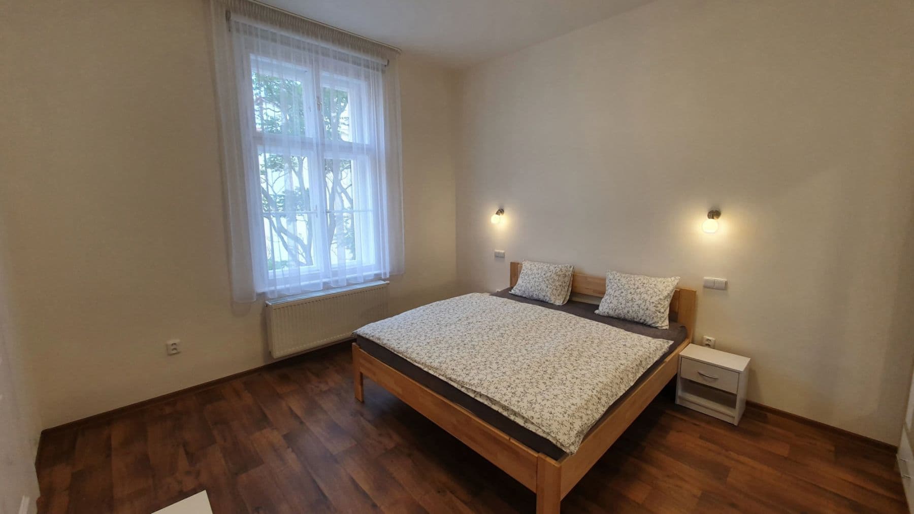Pronájem bytu  65 m², Tyršova, Praha, Praha
