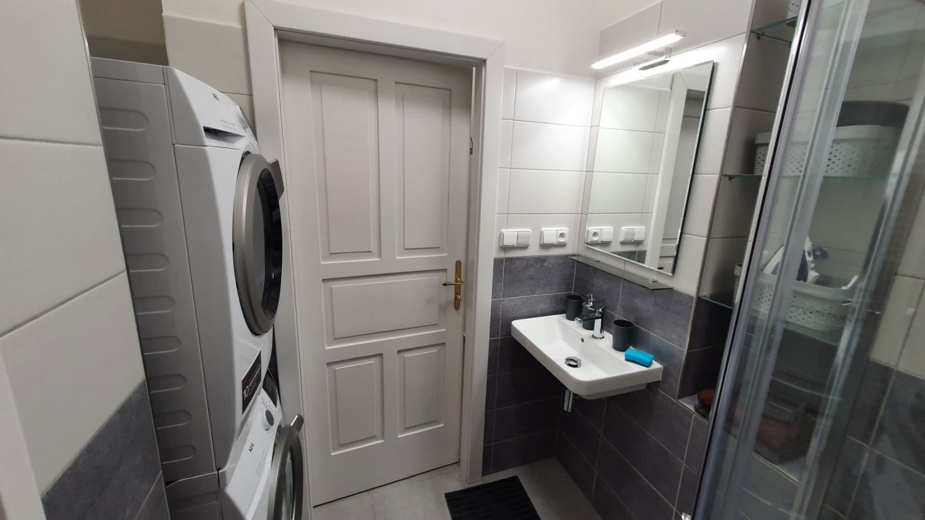 Pronájem bytu  65 m², Tyršova, Praha, Praha