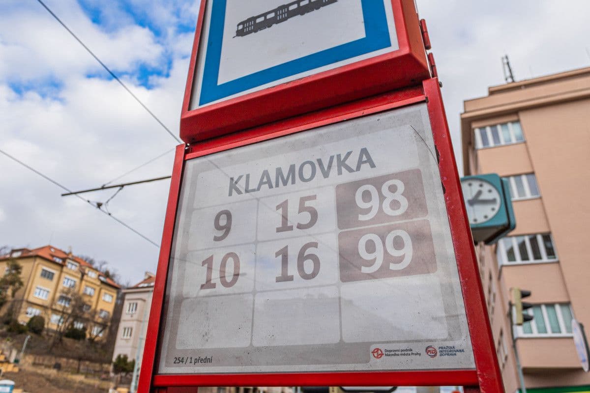 Pronájem bytu  35 m², Hlaváčkova, Praha, Praha