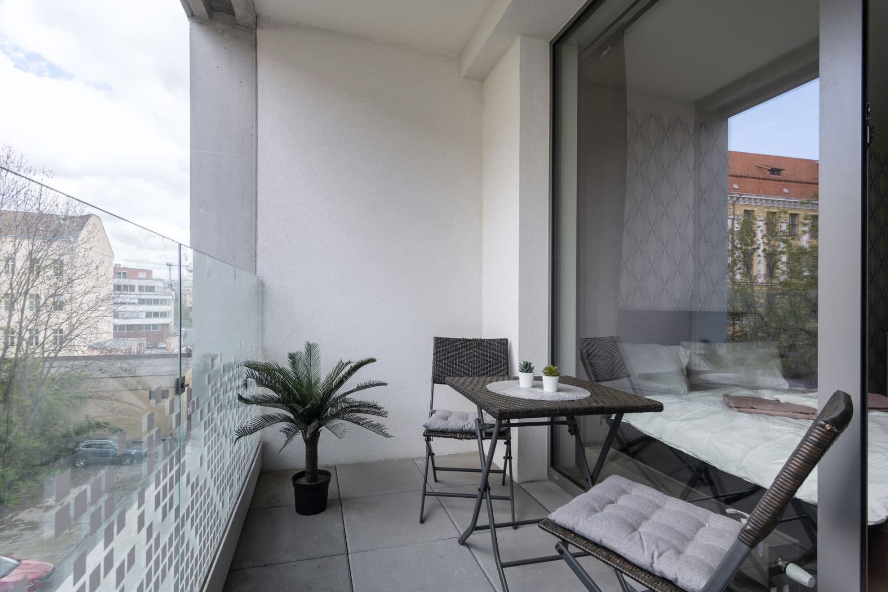 Pronájem bytu  35 m², Hlaváčkova, Praha, Praha